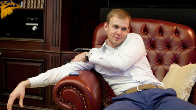 Суд снял арест с имущества и денежных средств Курченко