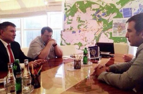 Аваков назвал Саакашвили пустобрехом и облил водой. Михо в долгу не остался. ВИДЕО