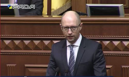 Яценюк уговаривает Раду сразу принять правительственный проект Налогового кодекса