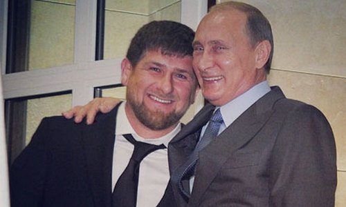С барского плеча: Путин отблагодарил Кадырова нефтяной компанией