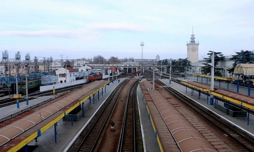 Вокзал Симферополя: без «бандеровцев» и поездов. ФОТО
