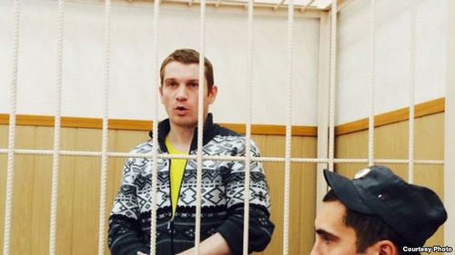 В РФ пять лет получил блогер: критиковал власть и беженцев из Украины. ВИДЕО