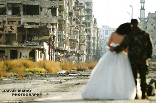 Жизнь продолжается: счастье на руинах в разоренной Путиным Сирии. ФОТО
