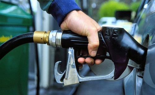 Демчишин интересуется, почему не дешевеет бензин
