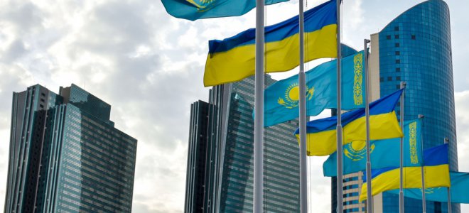 Украина и Казахстан обсудили транзит украинских товаров после введения РФ эмбарго