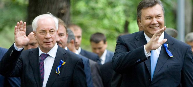 Арестованы пенсии Януковича и Азарова 