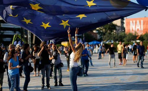 Европейцы и украинцы: в ЕС ждут туристов, но боятся беженцев