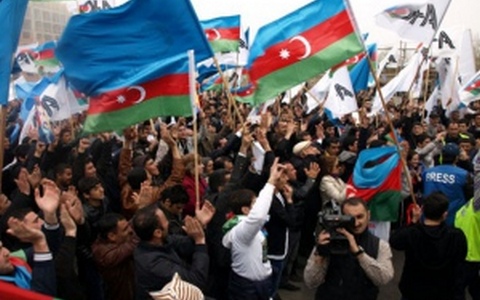 Азербайджан поднялся на стихийные протесты. Полиция применила оружие. ВИДЕО