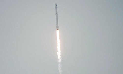 Илон Маск показал приземление Falcon 9 на платформу в океан. ФОТО