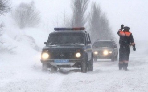 Автотрасса Одесса-Киев из-за снегопада закрыта в обоих направлениях