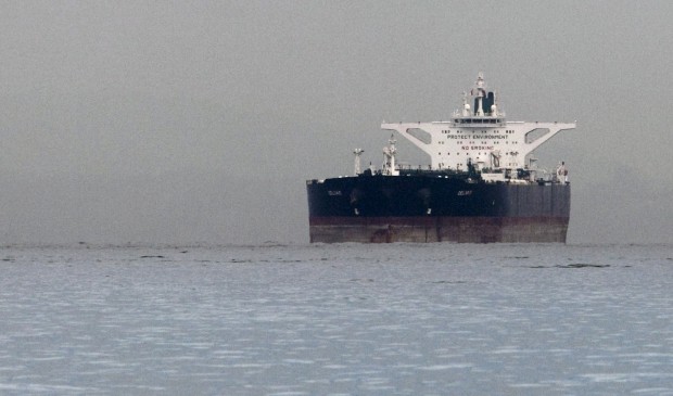 Гулять, так гулять: Иран увеличивает добычу нефти на 500 тысяч баррелей в сутки