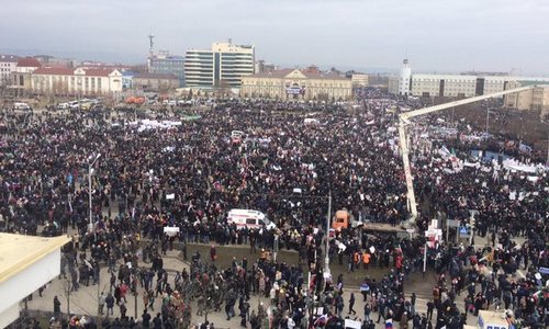 Сети потроллили митинг Кадырова. ФОТО