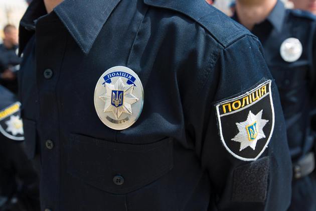Жуткая история: киевским полицейским пришлось гоняться за голым неадекватом. ВИДЕО