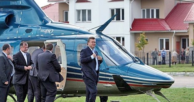 Последний «батон»: Янукович распродает вертолеты, на которых бежал из Украины. ВИДЕО