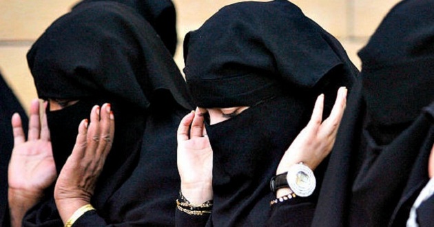 Комитет по добродетели и греху строго обошелся с саудовскими женщинами