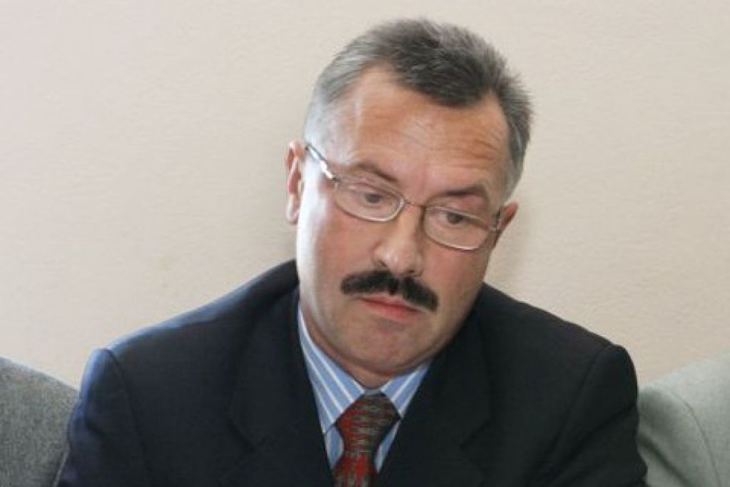 Крок назад. Навіщо Порошенко хоче призначити «імітатора» Сергія Головатого до складу Венеціанської комісії?