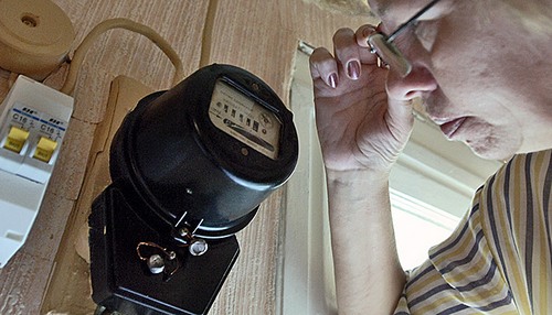 Могут ли из-за одного должника отключить от электроэнергии весь дом?