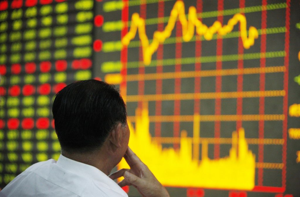 Кто обвалил цены на нефть? Пять конспирологических теорий