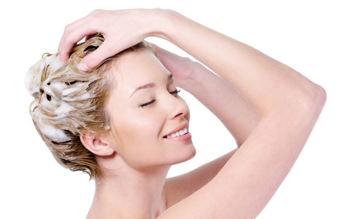 Как мыть голову правильно: 5 ошибок в уходе за волосами