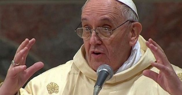 Конфуз с инвалидом: Папа Римский призвал верующих «не быть эгоистами». ВИДЕО