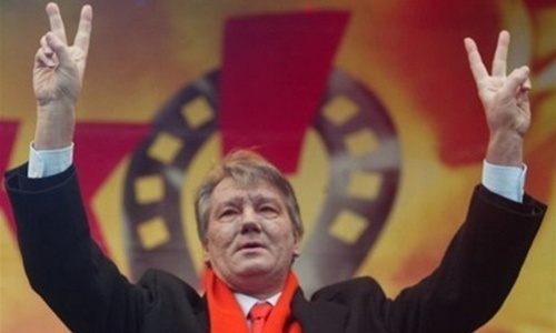Ющенко прогнозирует новую революцию: Я чувствую запах горящих шин