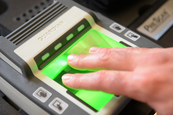 «Догнать и перегнать Америку»: МИД нацелился на биометрические визы