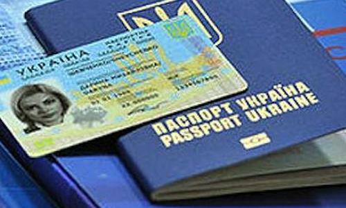 Скандал с ID-паспортами: пограничники посоветовали в Беларусь брать бумажный паспорт 