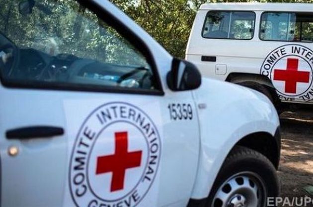 Машина Красного креста в Донецке попала в ДТП. ФОТО