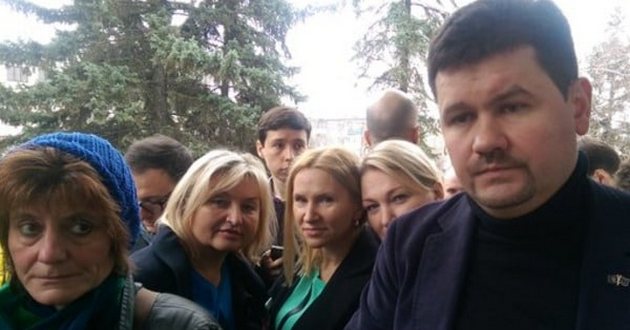 Дело Савченко: всех присутствующих вывели из здания суда