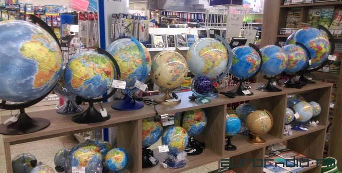 СМИ: в Беларуси продают польские глобусы с «российским» Крымом. ФОТО