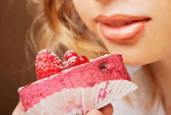 Как и в какое время можно есть сладости: советы диетолога
