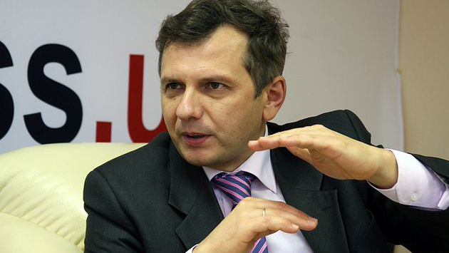 Экономист: В Украине по коррупционным каналам проходит 40 млн грн в час