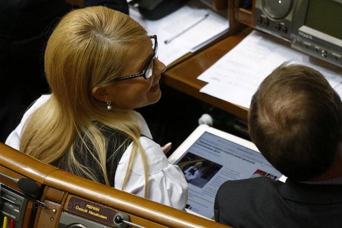 Как девка на выданье: политолог оценил «политическую форму» Тимошенко