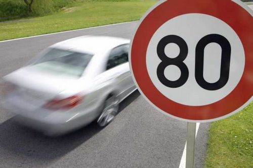 У автомобилистов хотят отобрать «лишние» 20 км/ч. ВИДЕО