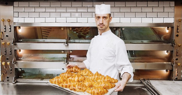 Французский пекарь сделал бомжу предложение, от которого мало кто откажется