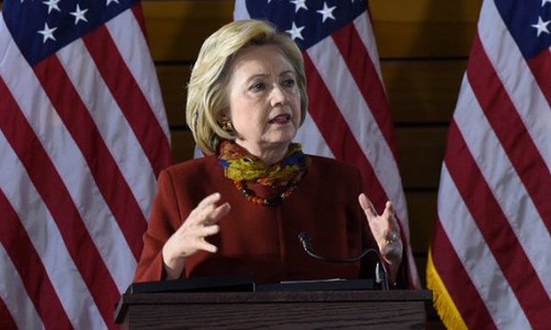 Клинтон призвала к военному «сдерживанию России»