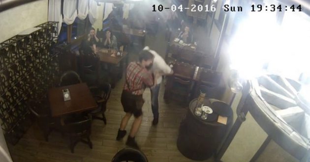 Как «гуляет» пьяный брат главаря ДНР: официанту перезали горло. ВИДЕО