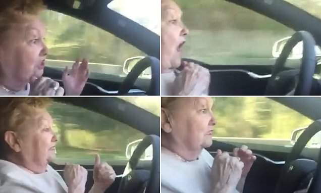 Эмоции 70-летней бабушки от автопилота Теслы! ВИДЕО
