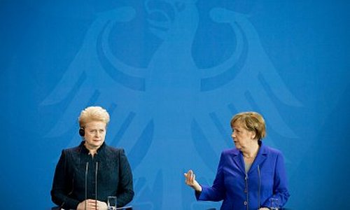 Меркель гарантировала Литве защиту от агрессивной соседки
