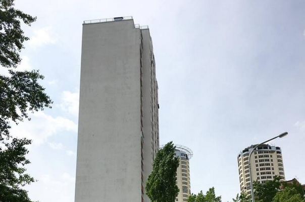 Стену киевской 24-этажки украсит самый большой мурал в мире