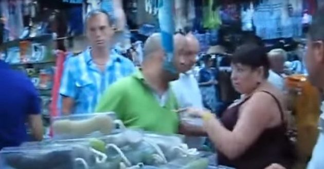 Давай, до свидания: русским не дали покачать права на турецком базаре. ВИДЕО