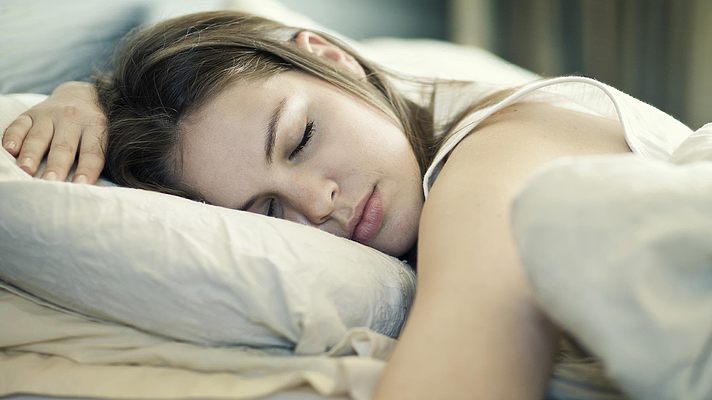 Как нужно спать, чтобы сохранить красоту и молодость