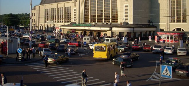 Киевские таксисты сражаются за пассажиров: доходит до рукоприкладства 