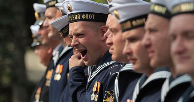 Россия урезала зарплаты крымским морякам-предателям