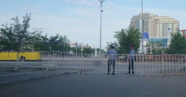 Назарбаев душит в зародыше протест: оцеплены центральные площади страны