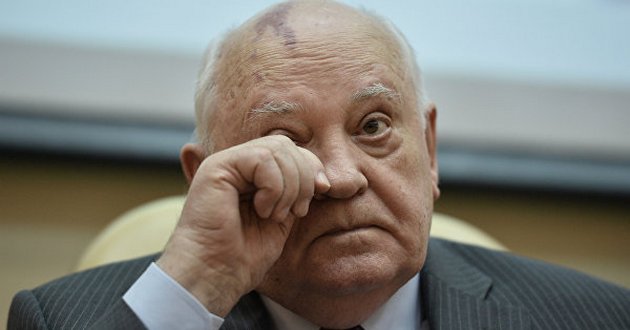 Горбачеву «вернули» Крым и просят Запад не принимать сбрендившего дедушку. ФОТО