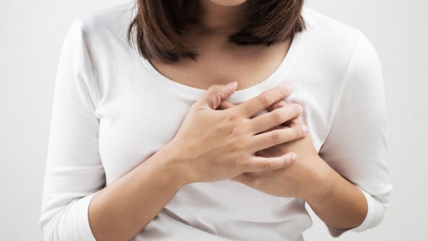 Боль в груди, холодный пот и другие признаки «тихих» сердечных приступов 