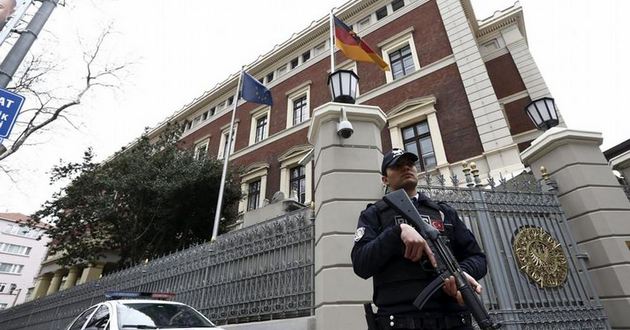 Турция разорвала отношения с Германией, в Анкаре окружено посольство