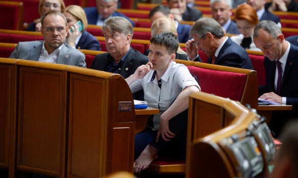 Голосование за конституционные изменения: Савченко хотят отправить за границу?