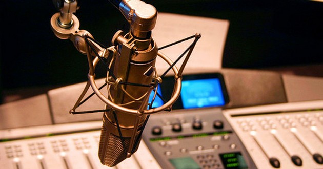 Депутаты сделали для радиостанций украинское расписание трансляций